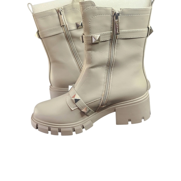 Stylish Gray Combat Boots with Studded Accents - Picture 1 of 8